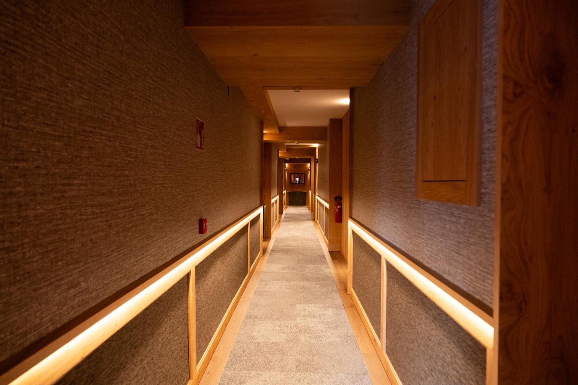 Hotel Petit Lacreu Salardu Ngoại thất bức ảnh