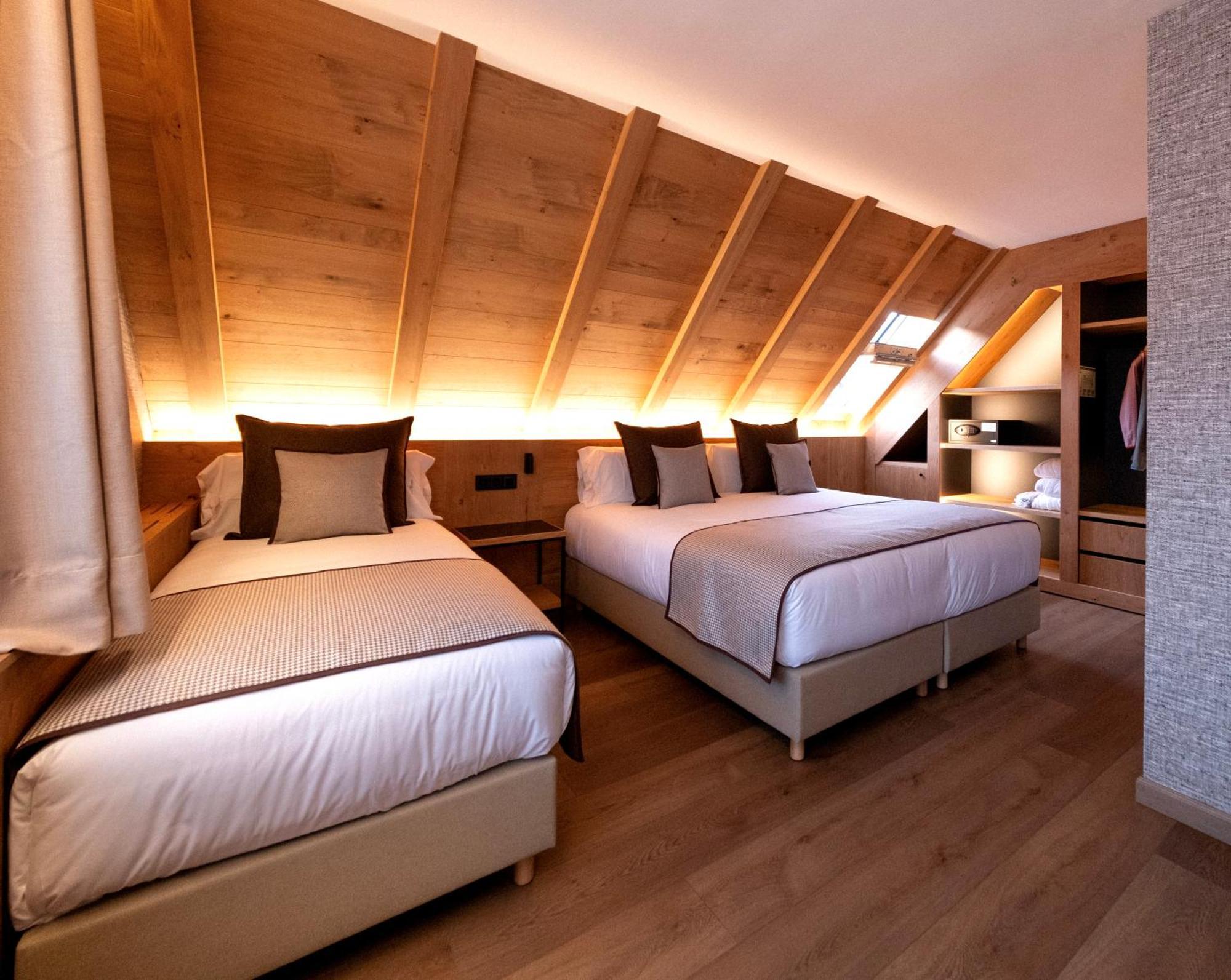 Hotel Petit Lacreu Salardu Ngoại thất bức ảnh